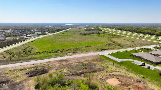 $3,420,000 | 300 Dean Avenue, Raymore, MO 64083