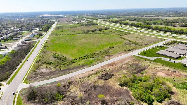 $3,420,000 | 300 Dean Avenue, Raymore, MO 64083