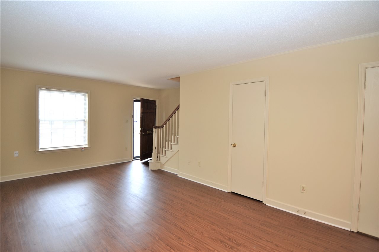 5686 Quince Road, Unit 9 Memphis, TN 38119 - Photo 3 of 15 Gallery Image 3