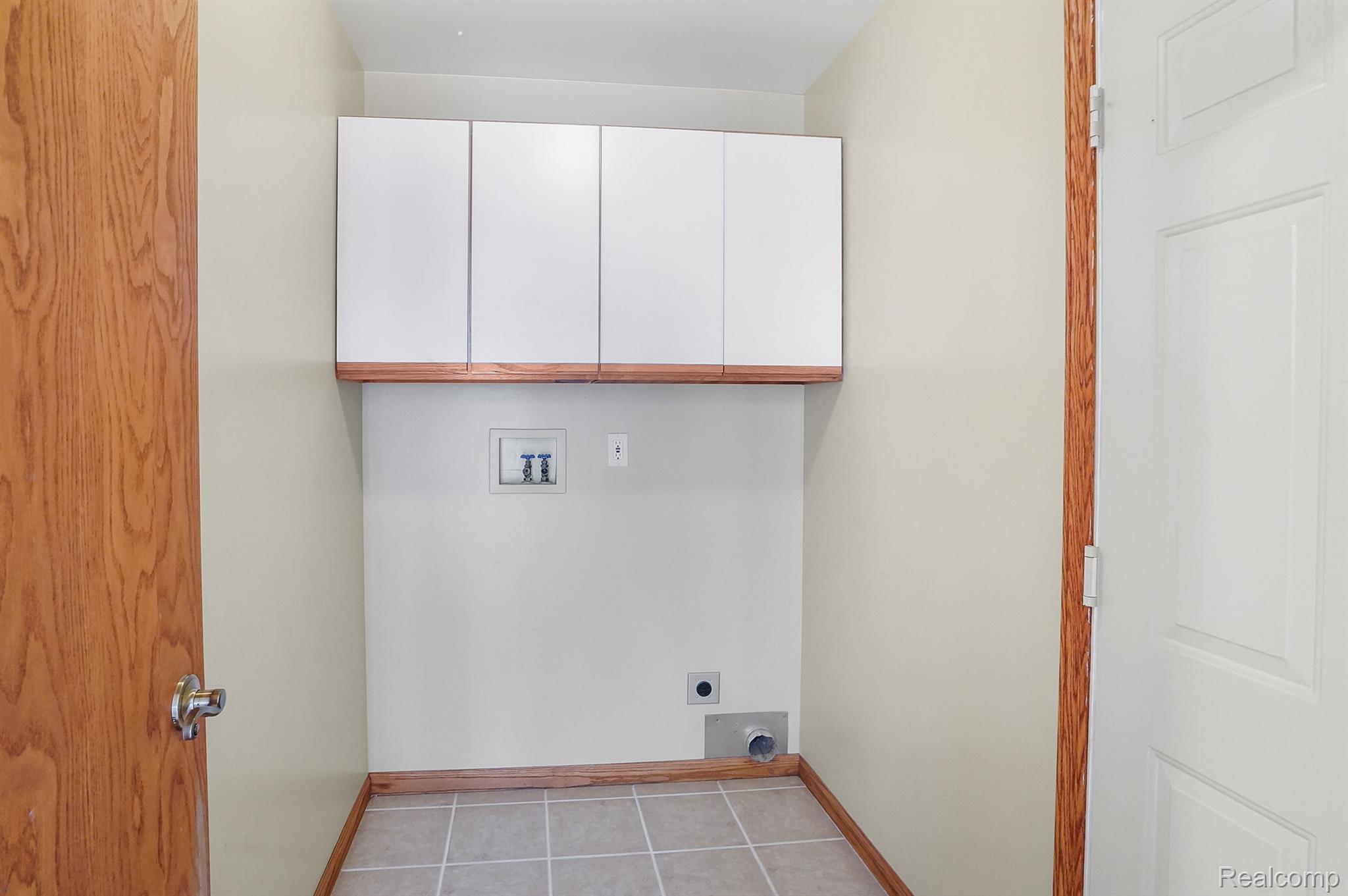 6796 North Fowlerville Road Fowlerville, MI 48836 - Photo 14 of 28 Gallery Image 14