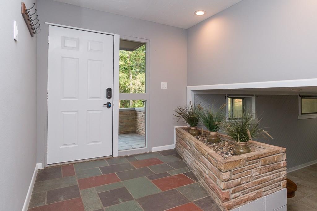 8115 Lantern Road Indianapolis, IN 46256 - Photo 4 of 31 Gallery Image 4
