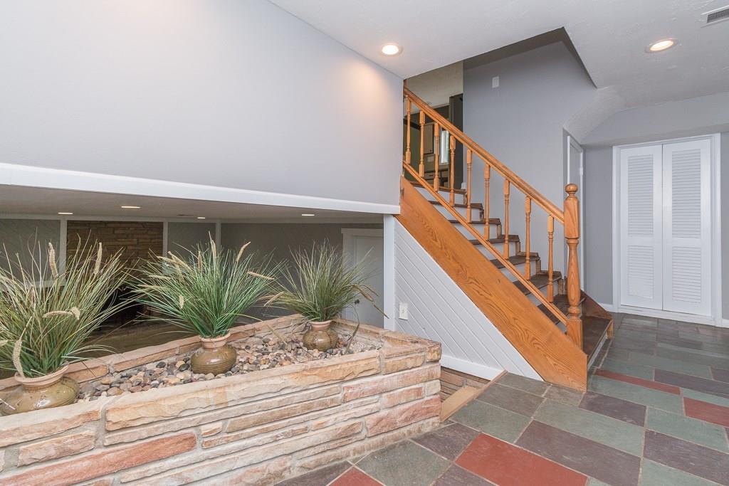 8115 Lantern Road Indianapolis, IN 46256 - Photo 5 of 31 Gallery Image 5