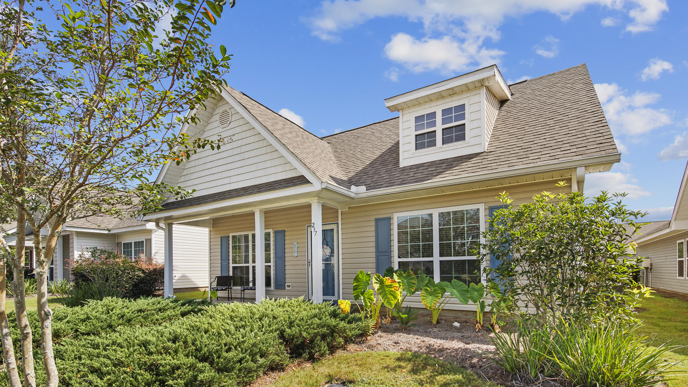 237 Nelly Street Freeport, FL 32439 - Photo 2 of 42 front view of a house