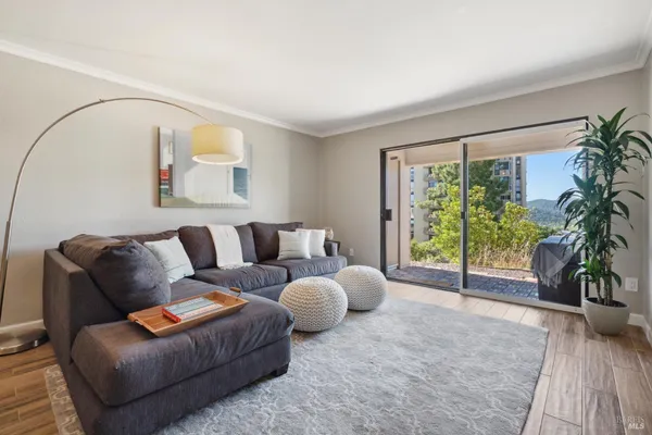 $569,000 | 726 Vía Casitas, Greenbrae, CA 94904