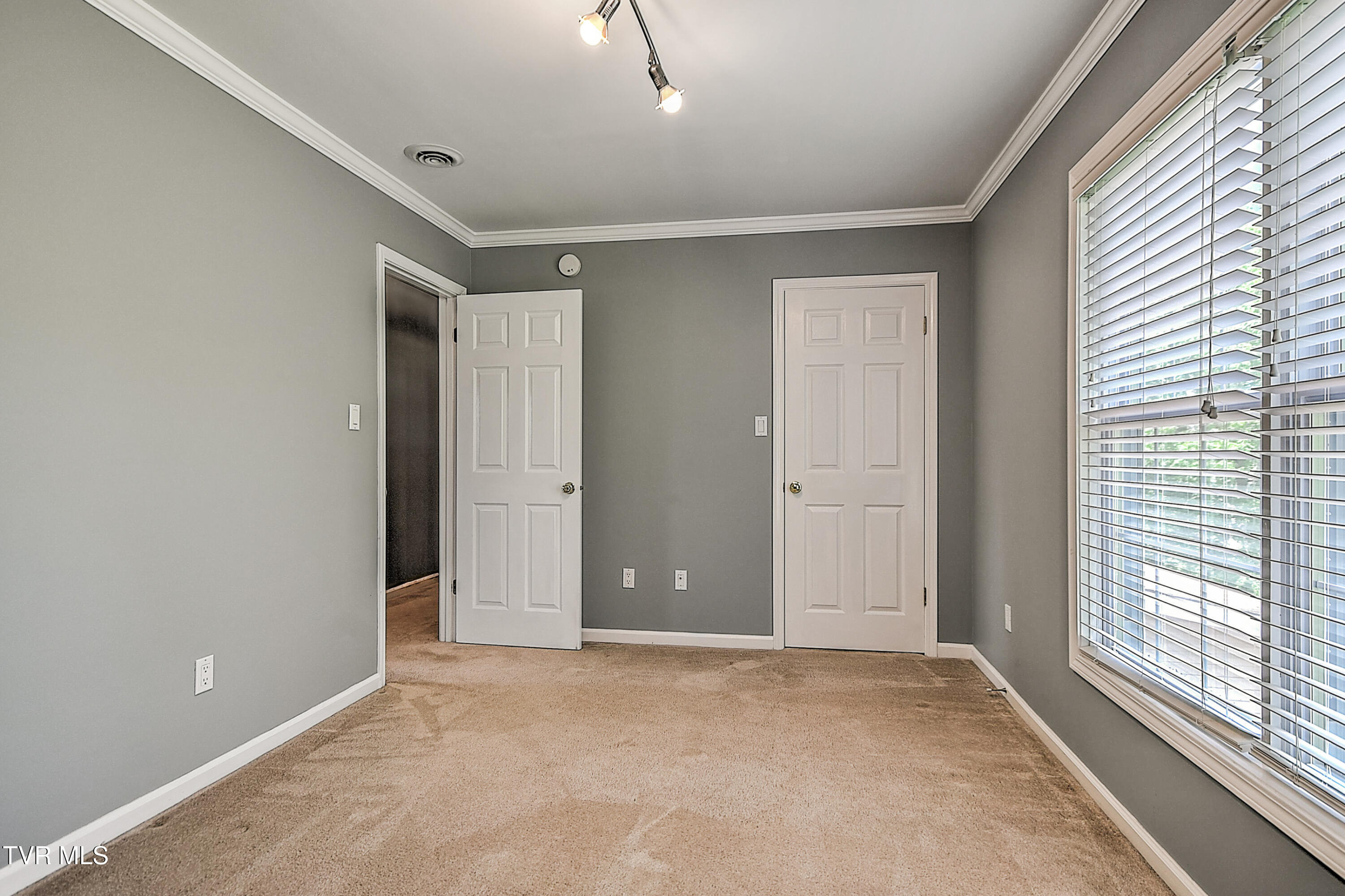 641 Peoples Road Bristol, TN 37620 - Photo 50 of 99 641 Peoples RA-53