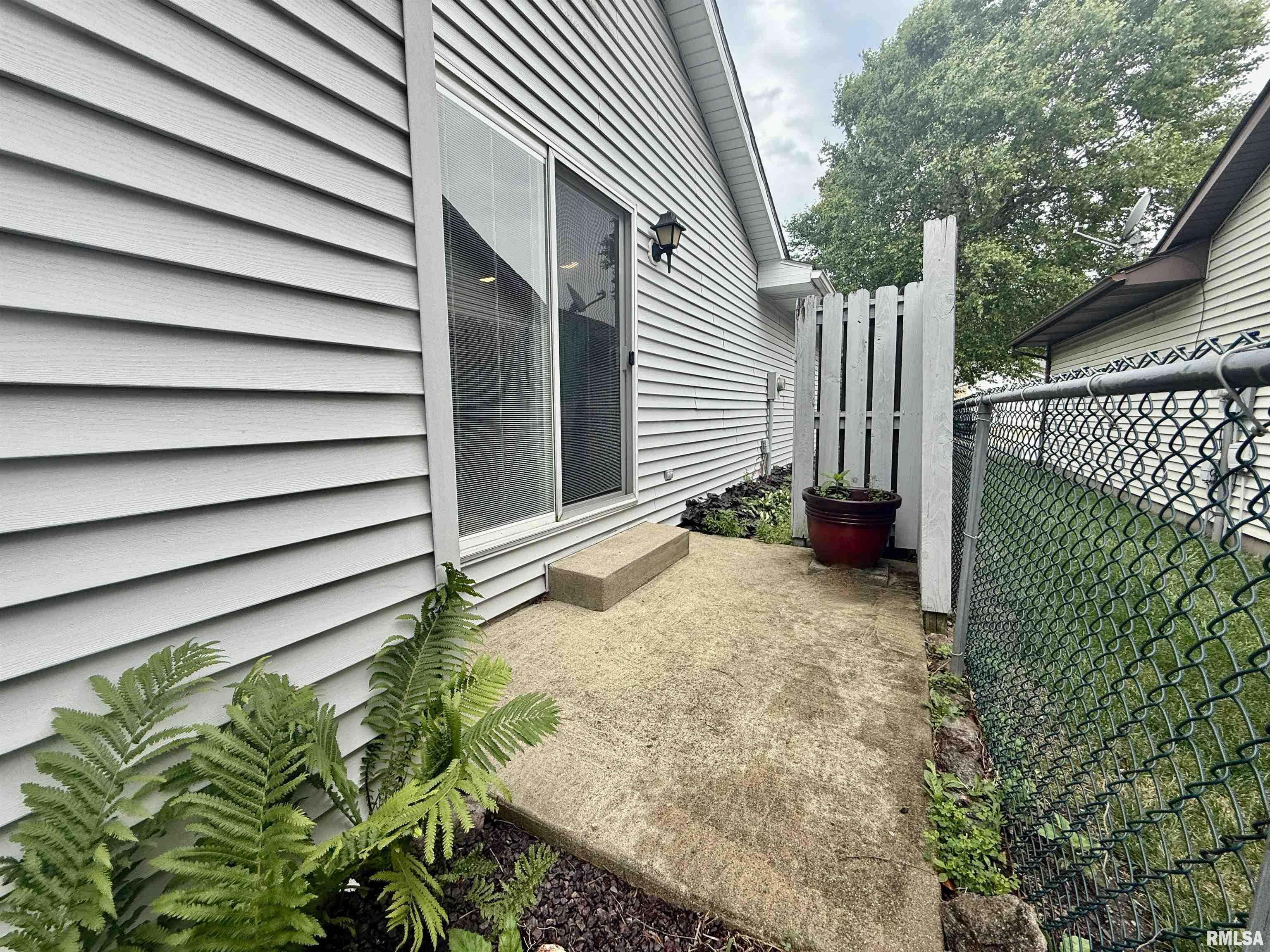 5248 Carlton Drive Springfield, IL 62703 - Photo 17 of 17