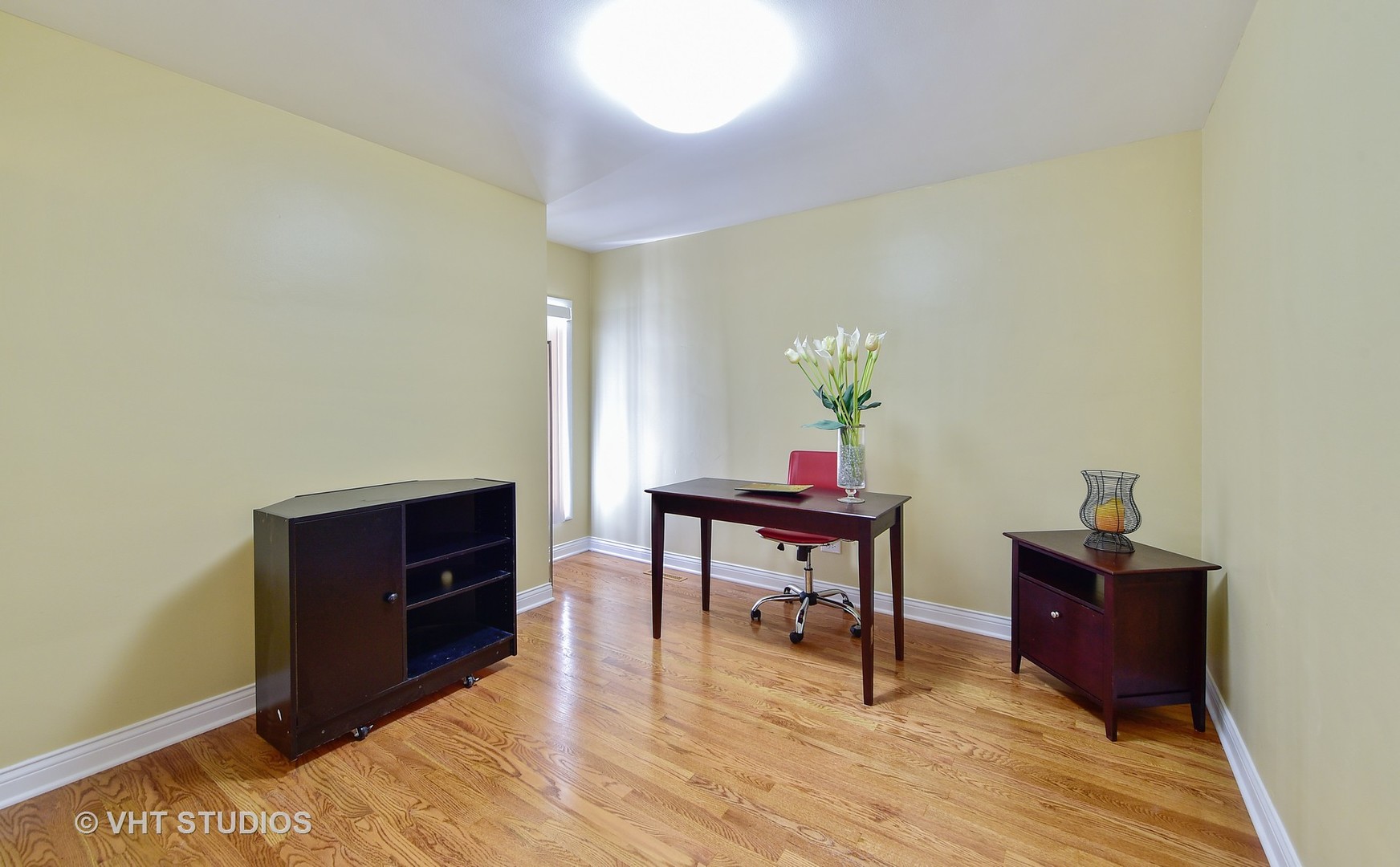 1247 South Mannheim Road, Unit 3 Westchester, IL 60154 - Photo 7 of 12 a view of a workspace with furniture