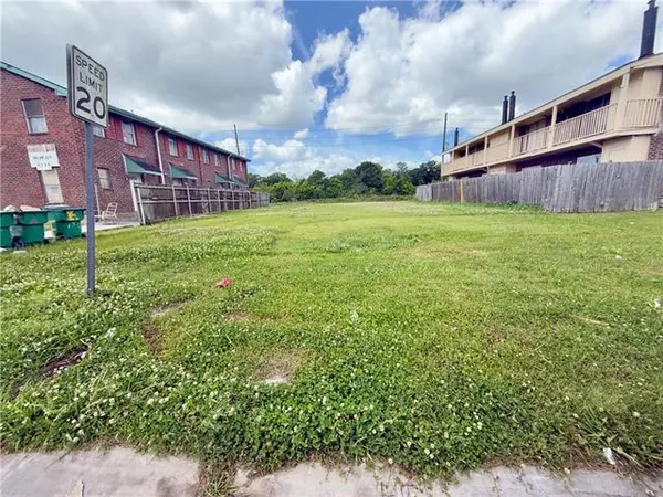 $35,000 | 4144 Lac Bienville Drive, Harvey, LA 70058