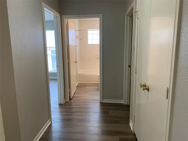 $2,100 | 585 Warsaw Drive, Bayou Vista, TX 77563