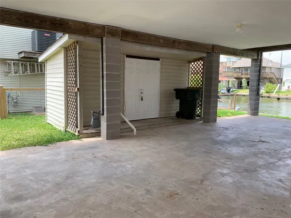 $2,100 | 585 Warsaw Drive, Bayou Vista, TX 77563