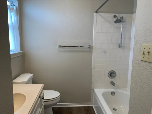 $2,100 | 585 Warsaw Drive, Bayou Vista, TX 77563