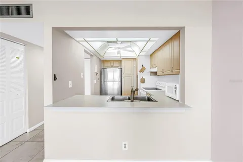 $175,000 | 6104 Palma Del Mar Boulevard South, Unit 305, St. Petersburg, FL 33715