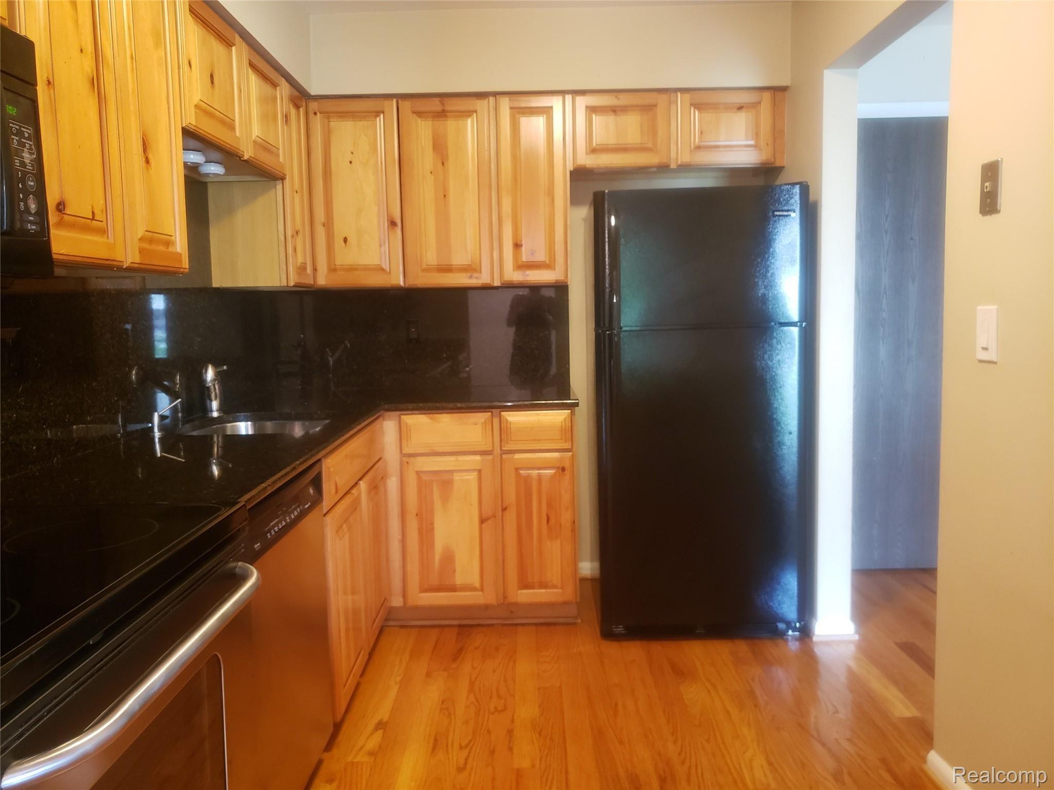 30475 West 14 Mile Road, Unit 80 Farmington, MI 48334 - Photo 6 of 16 6.jpg