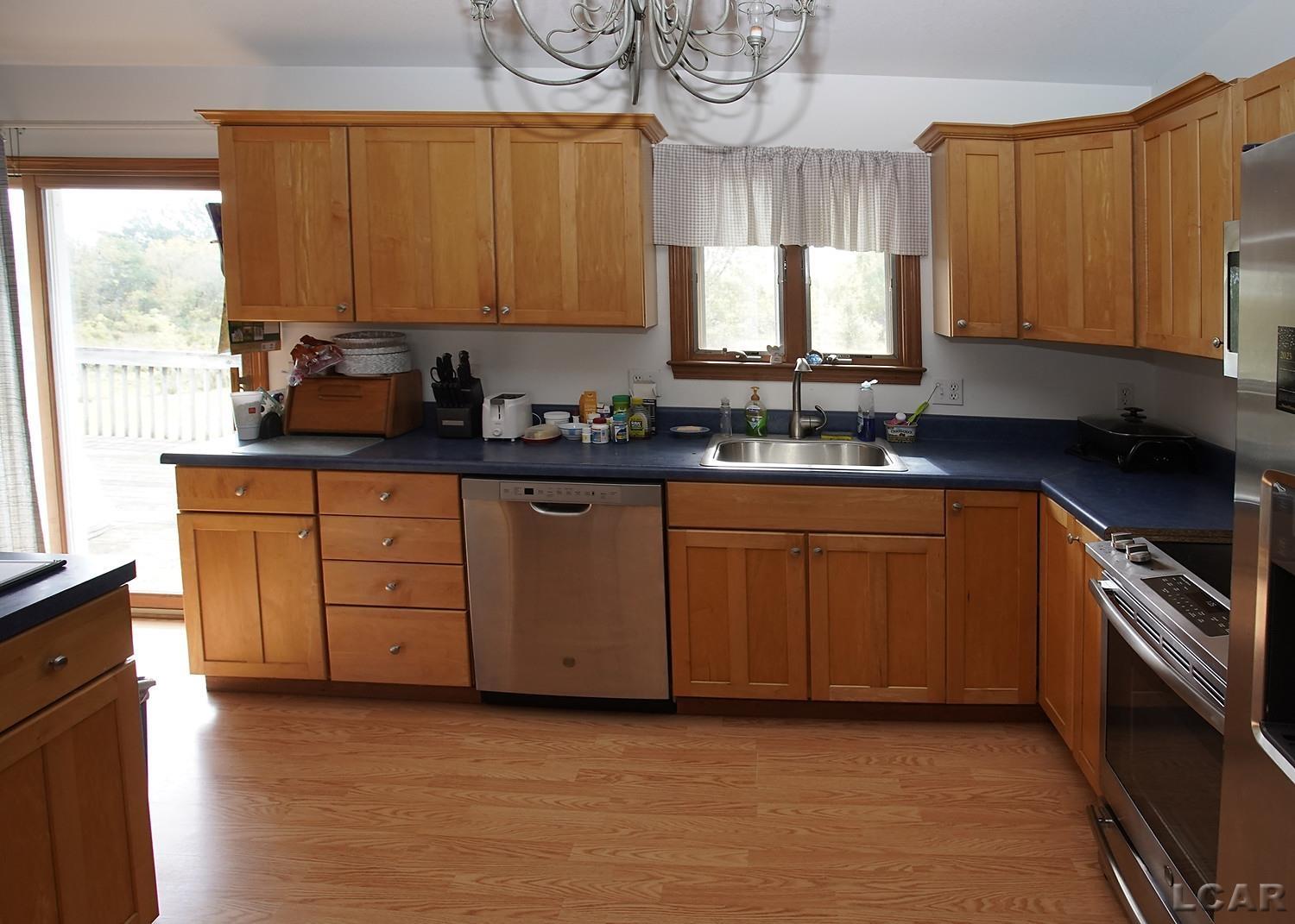 2933 Hunt Road Adrian, MI 49221 - Photo 12 of 38 50124111-16.JPG