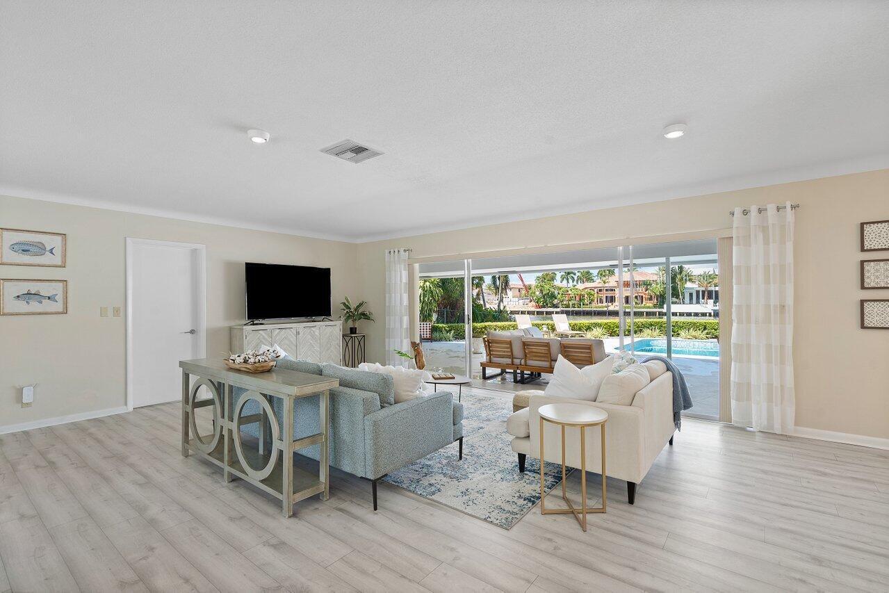 2767 Spanish River Road Boca Raton, FL 33432 - Photo 8 of 45 013-2767SpanishRiverRoad-BocaRaton-FL-33