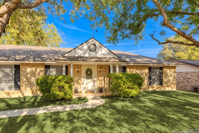 $1,750 | 112 Suncliff Drive, Universal City, TX 78148