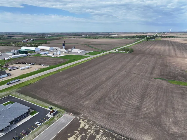 $1,180,000 | 12.06-ac Highway 81, Darlington, WI 53530