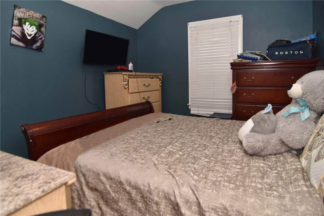 53 Monticello Road Pawtucket, RI 02861 - Photo 14 of 27 Gallery Image 14