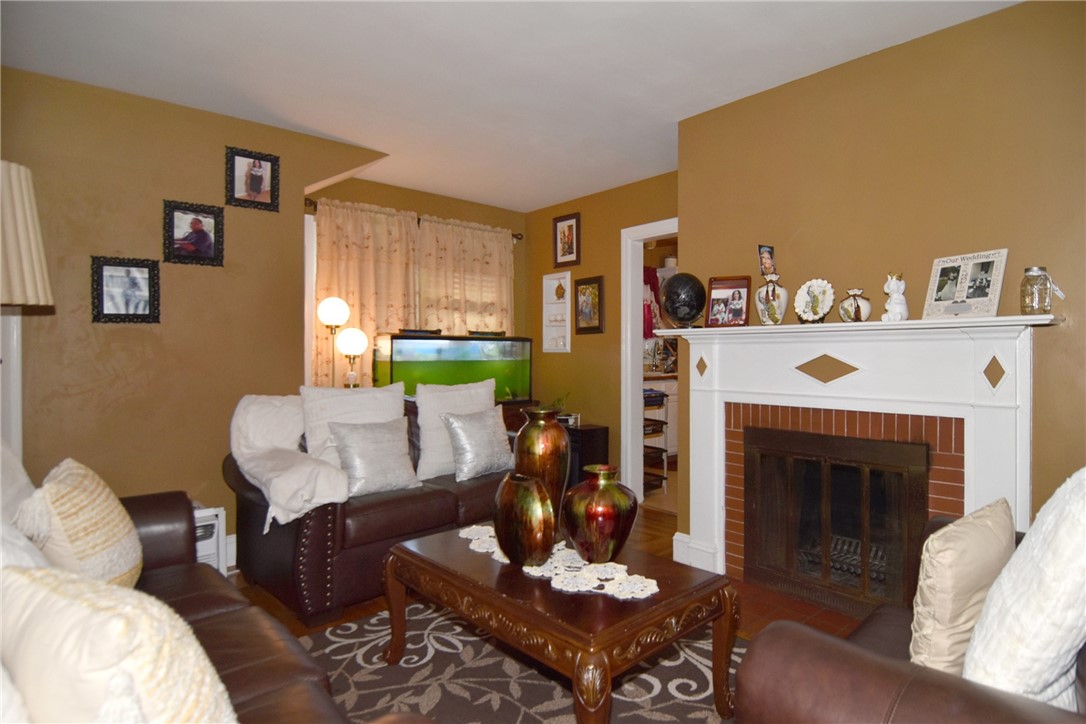 53 Monticello Road Pawtucket, RI 02861 - Photo 3 of 27 Gallery Image 3