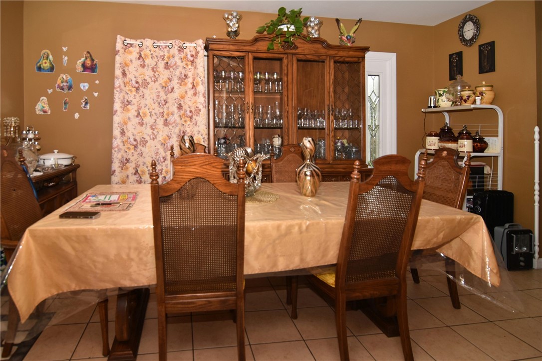 53 Monticello Road Pawtucket, RI 02861 - Photo 10 of 27 Gallery Image 10