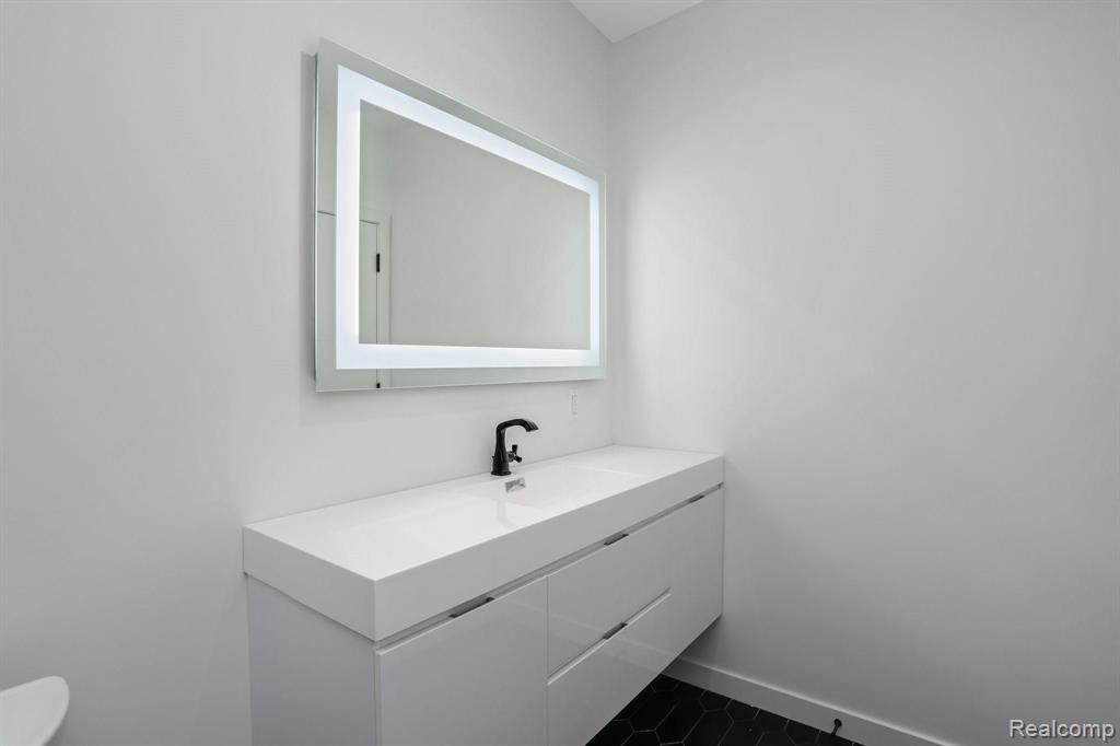 1324 Ruffner Avenue Birmingham, MI 48009 - Photo 7 of 45