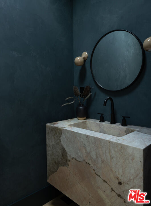 1541 Rising Glen Road Los Angeles, CA 90069 - Photo 11 of 19 Gallery Image 11