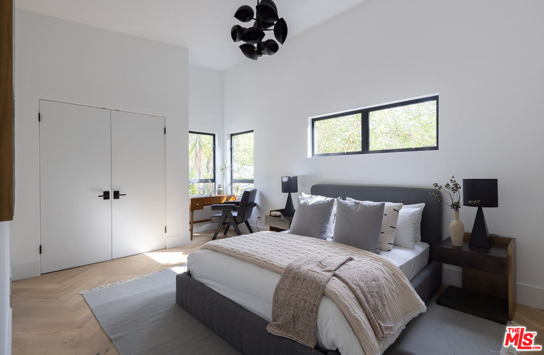 1541 Rising Glen Road Los Angeles, CA 90069 - Photo 16 of 19 Gallery Image 16