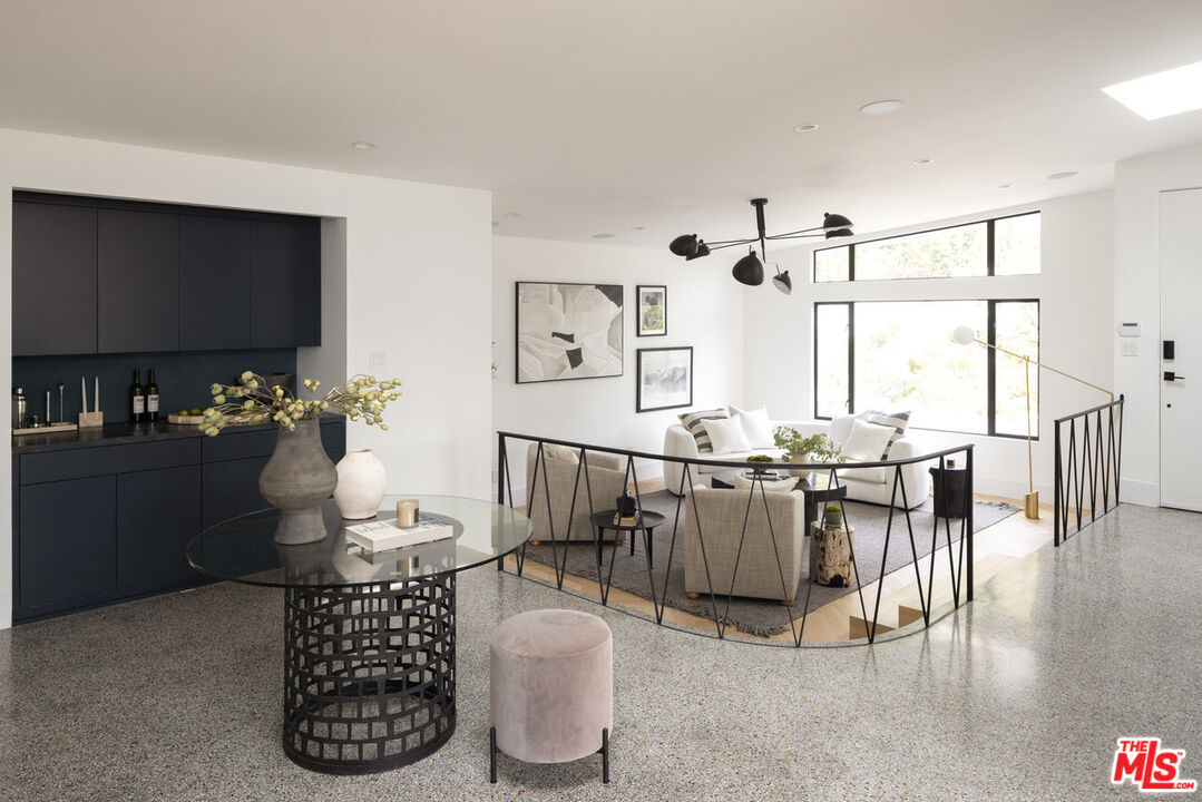1541 Rising Glen Road Los Angeles, CA 90069 - Photo 6 of 19 Gallery Image 6