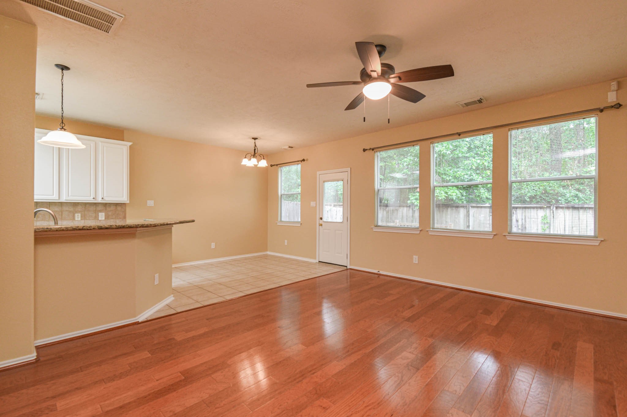 213 Summerhaze Circle Spring, TX 77382 - Photo 6 of 32