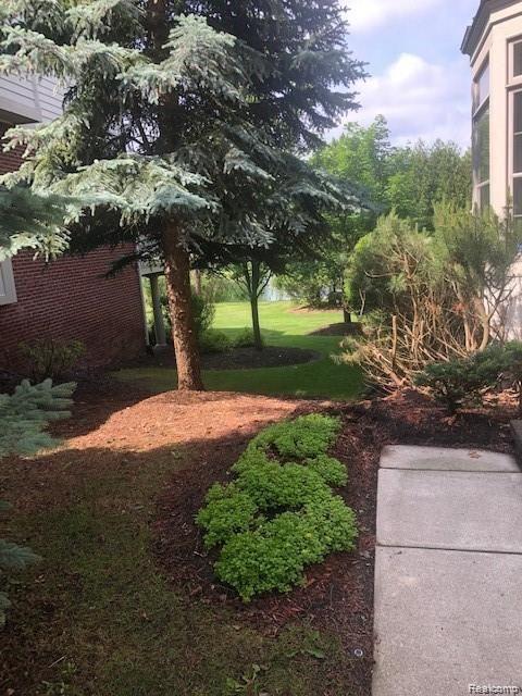 2899 Hastings Court Rochester, MI 48306 - Photo 4 of 48 IMG_5775 (1).jpg