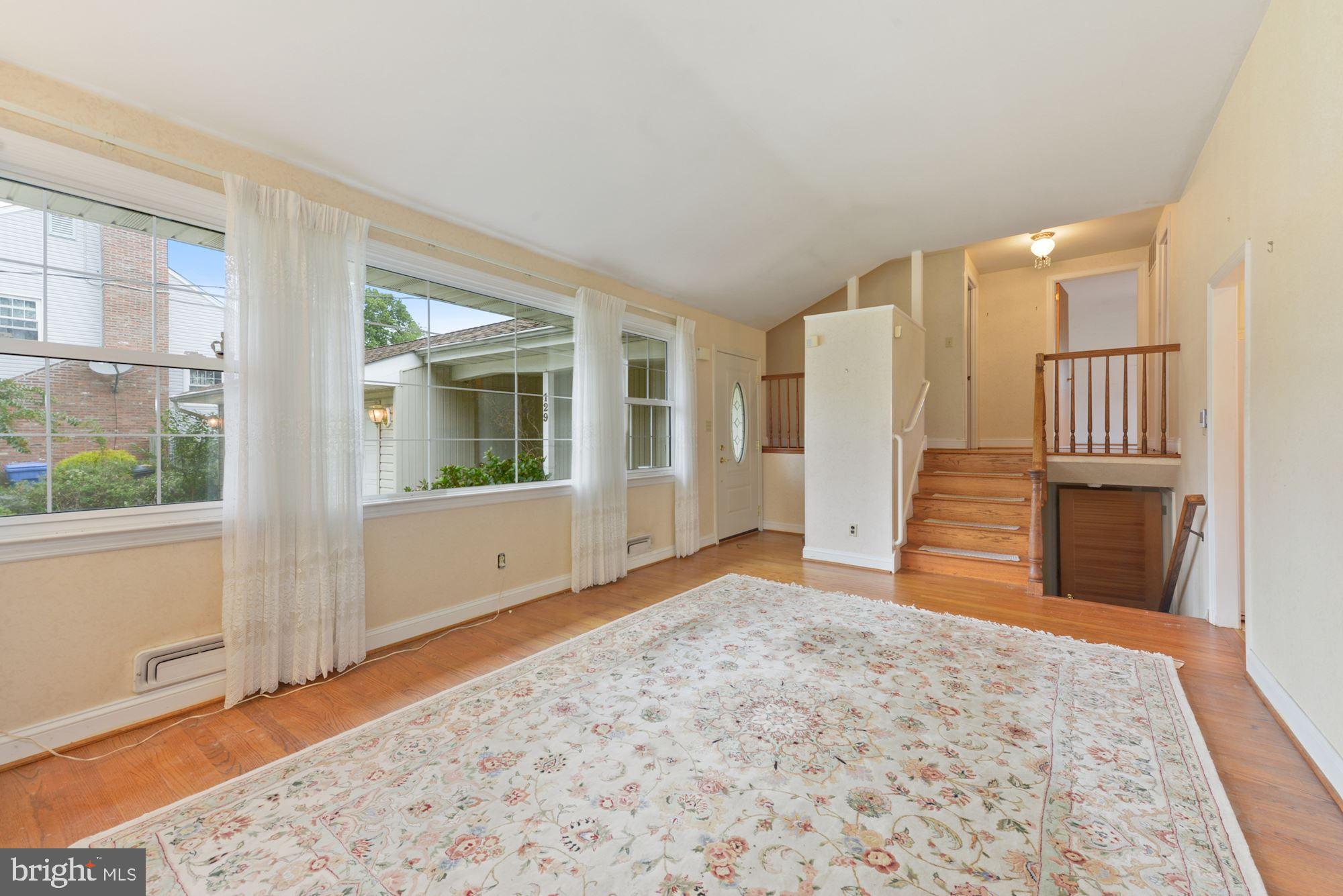 129 Covered Bridge Road Cherry Hill, NJ 08034 - Photo 3 of 17