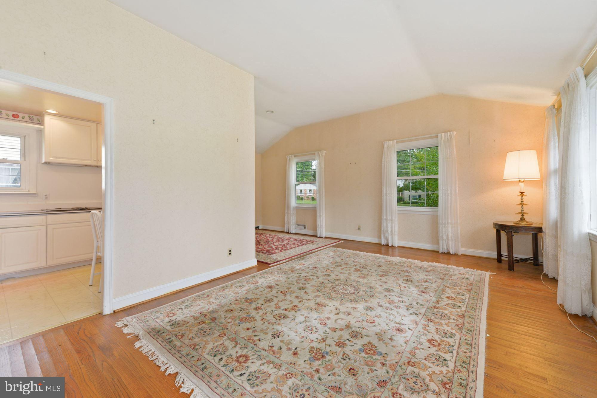 129 Covered Bridge Road Cherry Hill, NJ 08034 - Photo 4 of 17