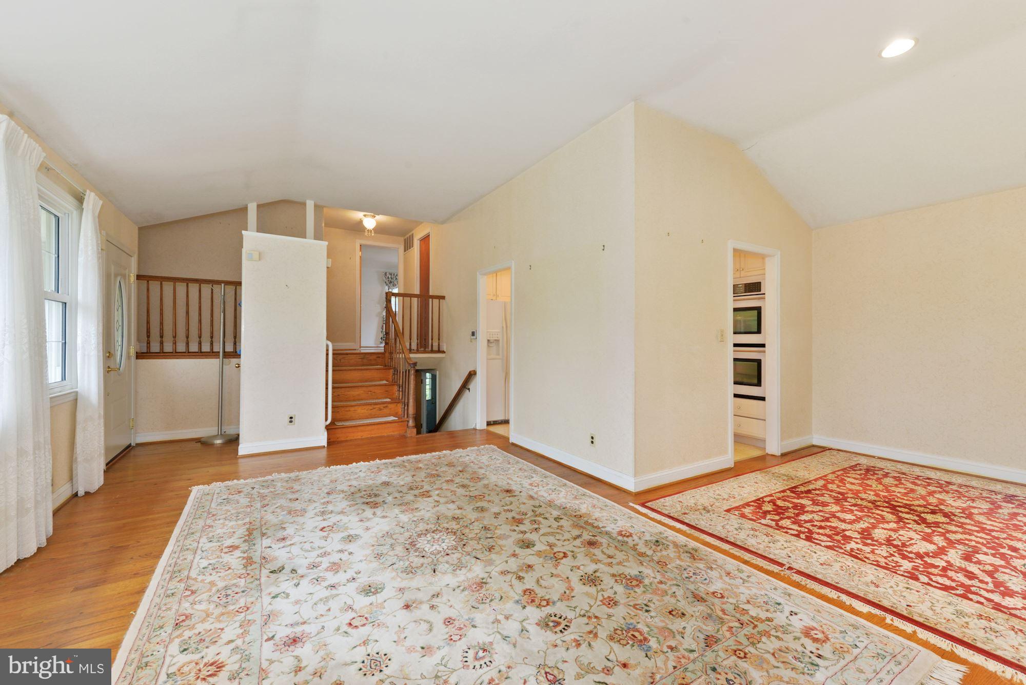 129 Covered Bridge Road Cherry Hill, NJ 08034 - Photo 5 of 17