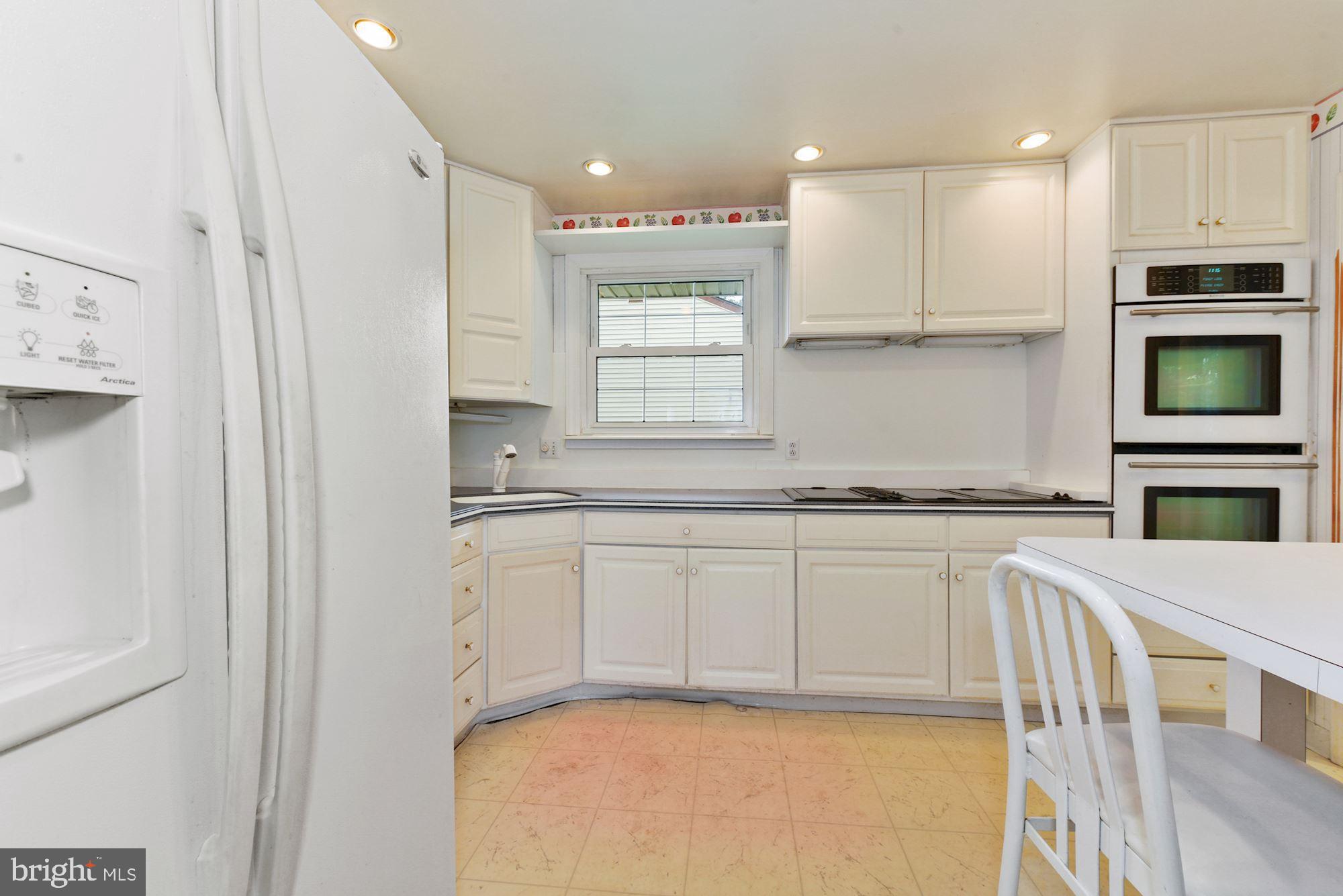129 Covered Bridge Road Cherry Hill, NJ 08034 - Photo 7 of 17