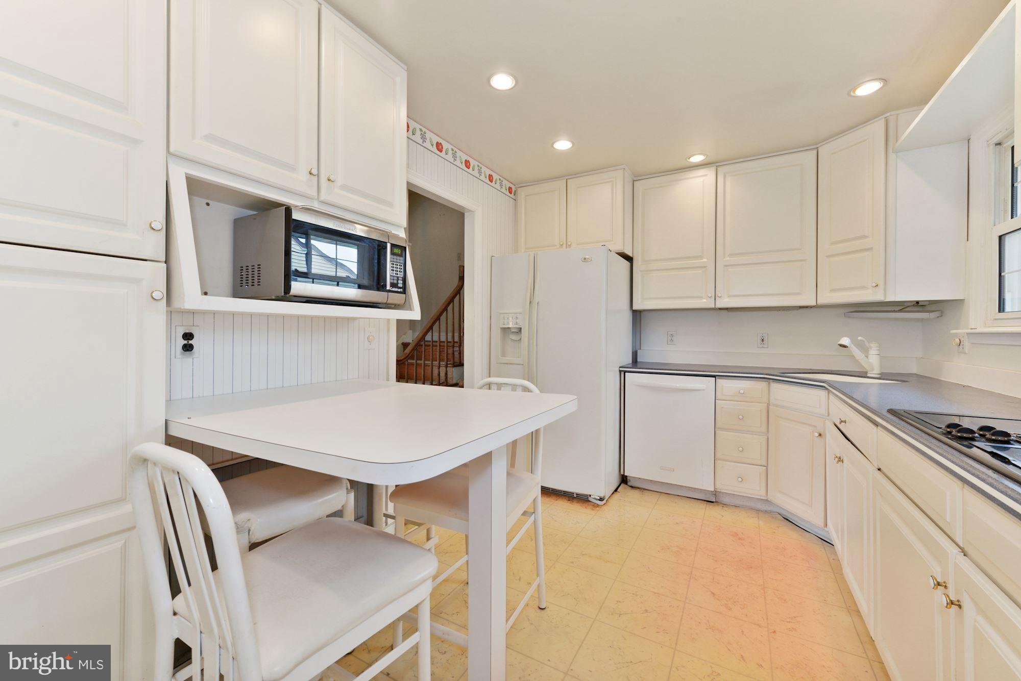 129 Covered Bridge Road Cherry Hill, NJ 08034 - Photo 8 of 17