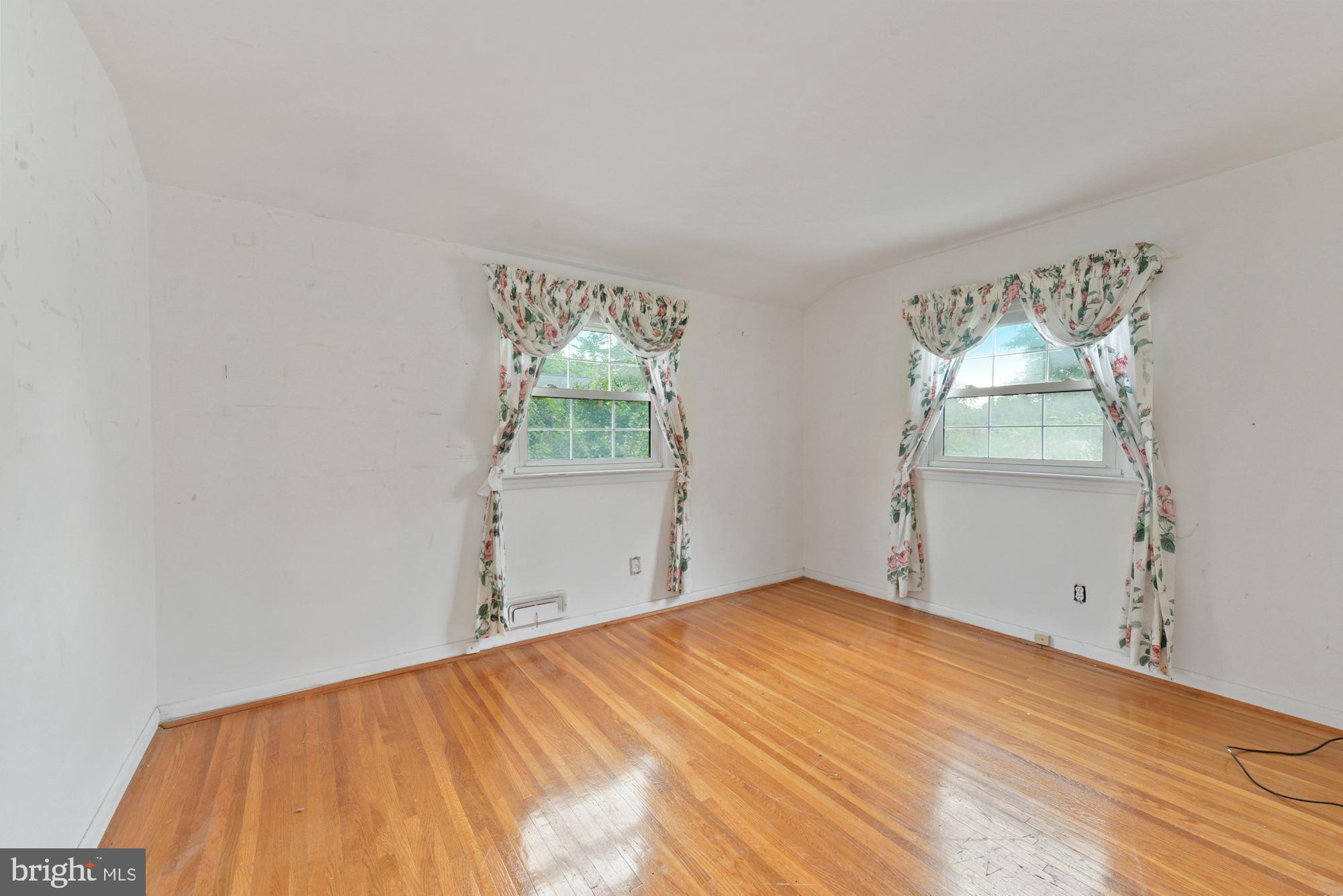129 Covered Bridge Road Cherry Hill, NJ 08034 - Photo 9 of 17