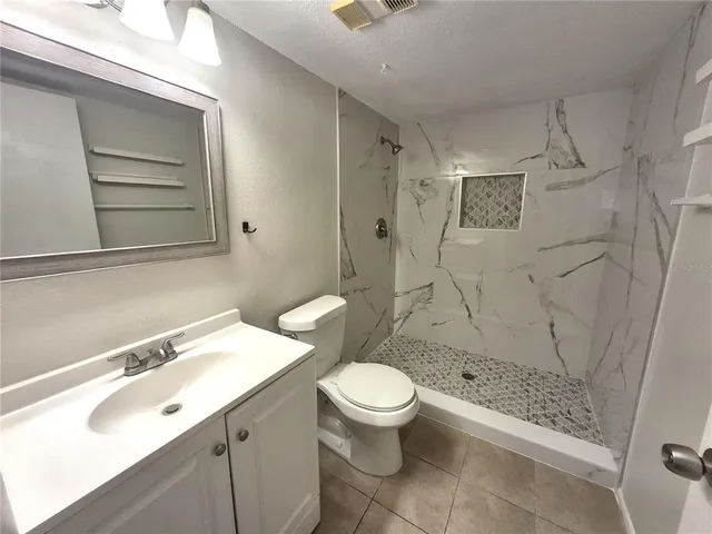 $1,700 | 2420 Winding Creek Boulevard, Unit 103, Clearwater, FL 33761