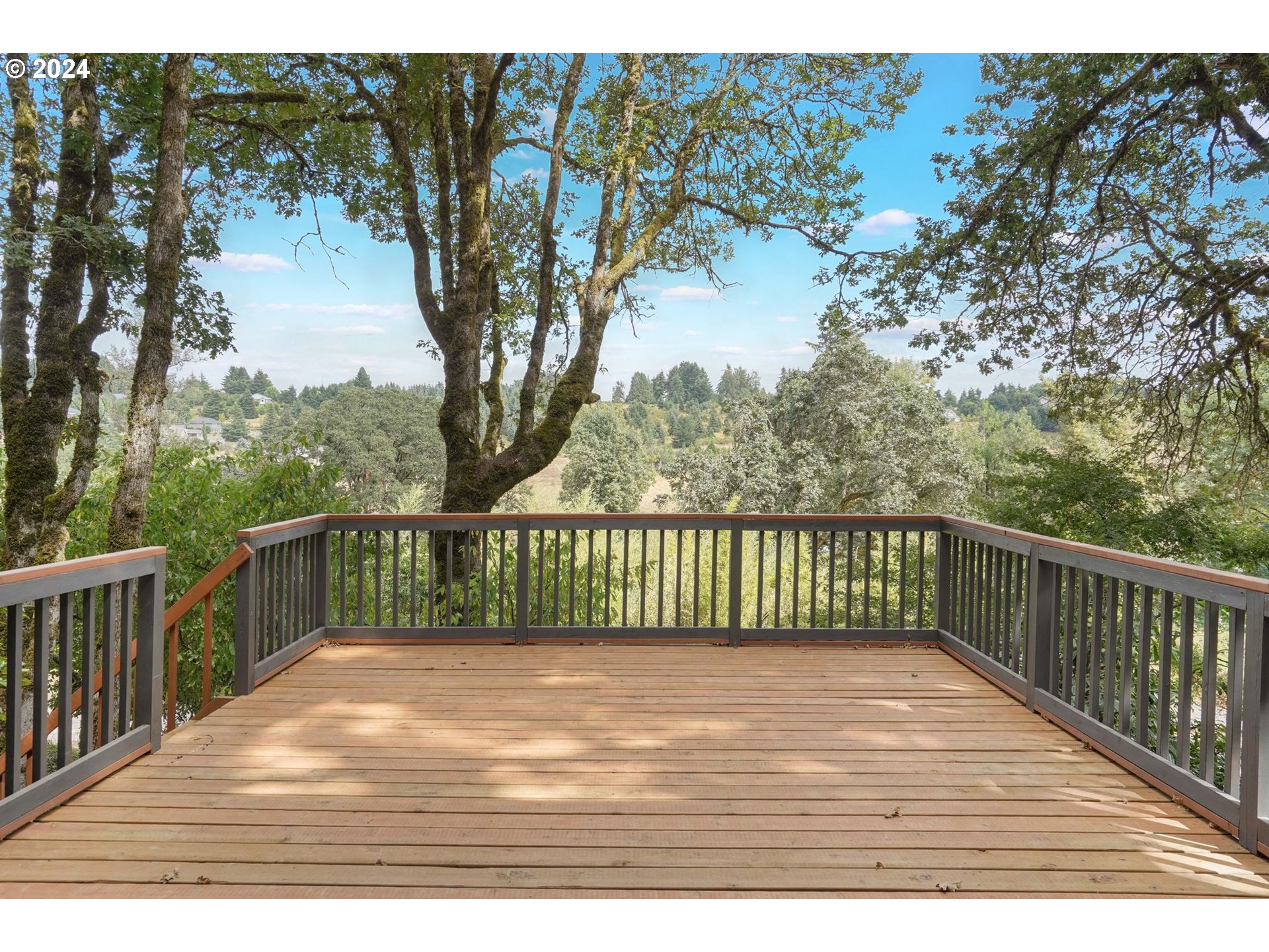 7565 Bates Road South Salem, OR 97306 - Photo 20 of 29 a view of balcony with wooden floor and fence