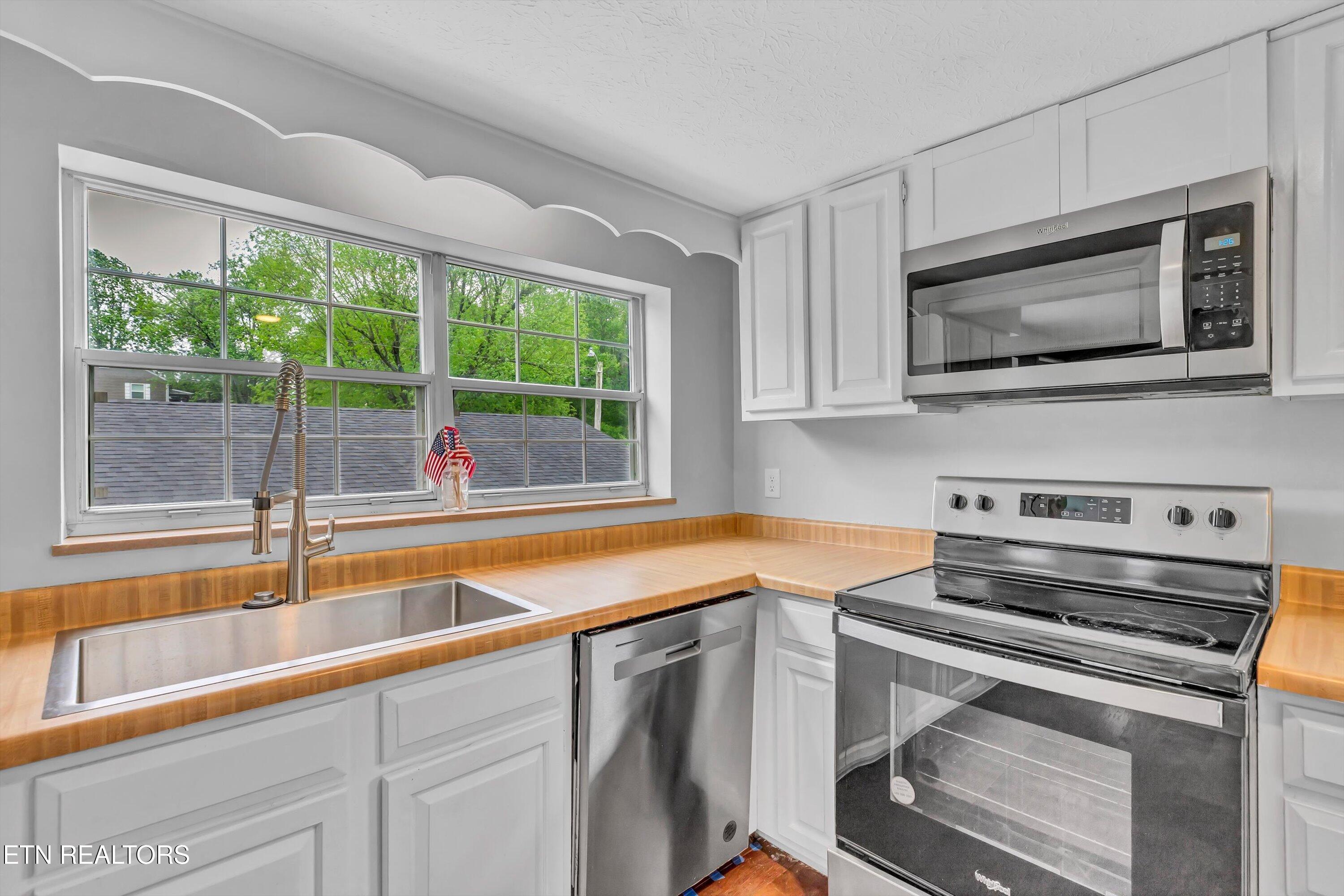 1921 Spring Hill Road Knoxville, TN 37914 - Photo 7 of 18 13-1921 Spring Hill Rd-13