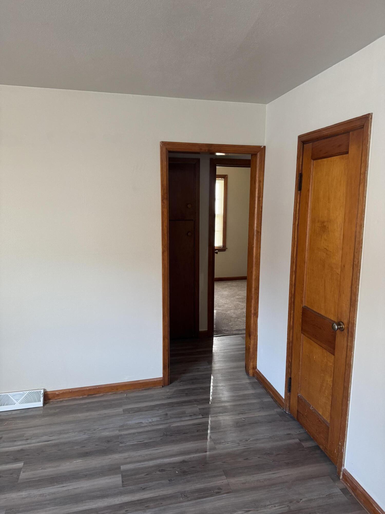 4877 North 40th Street Milwaukee, WI 53209 - Photo 11 of 47 Living room Pic 7