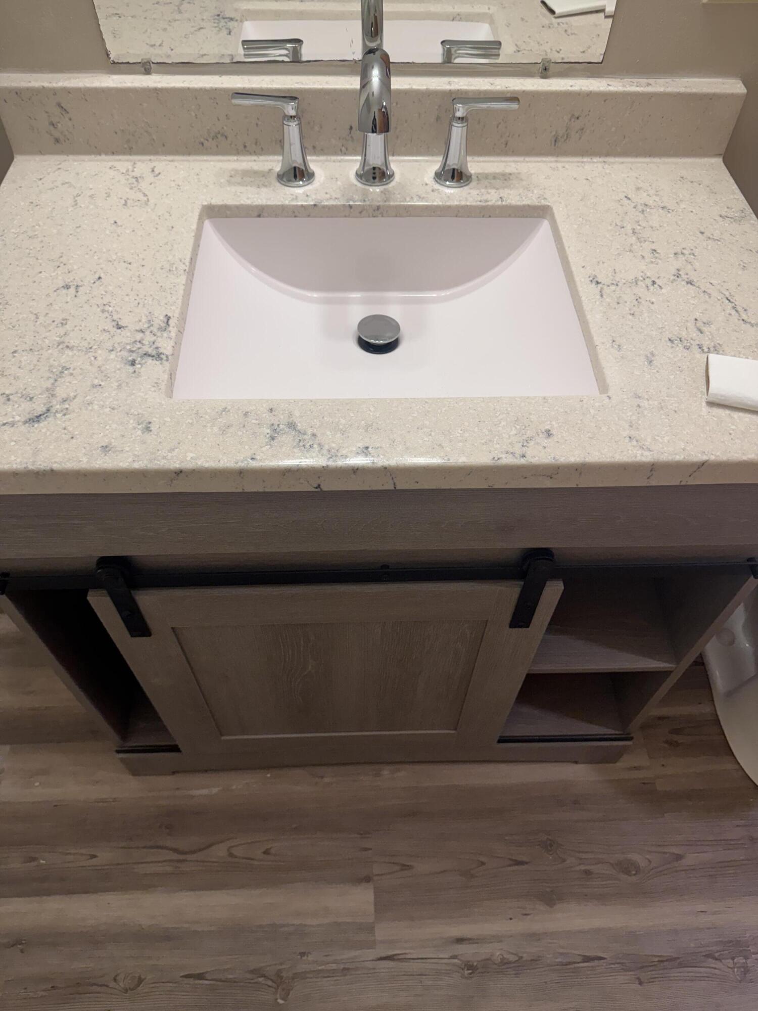 4877 North 40th Street Milwaukee, WI 53209 - Photo 23 of 47 Main bathroom Pic 3