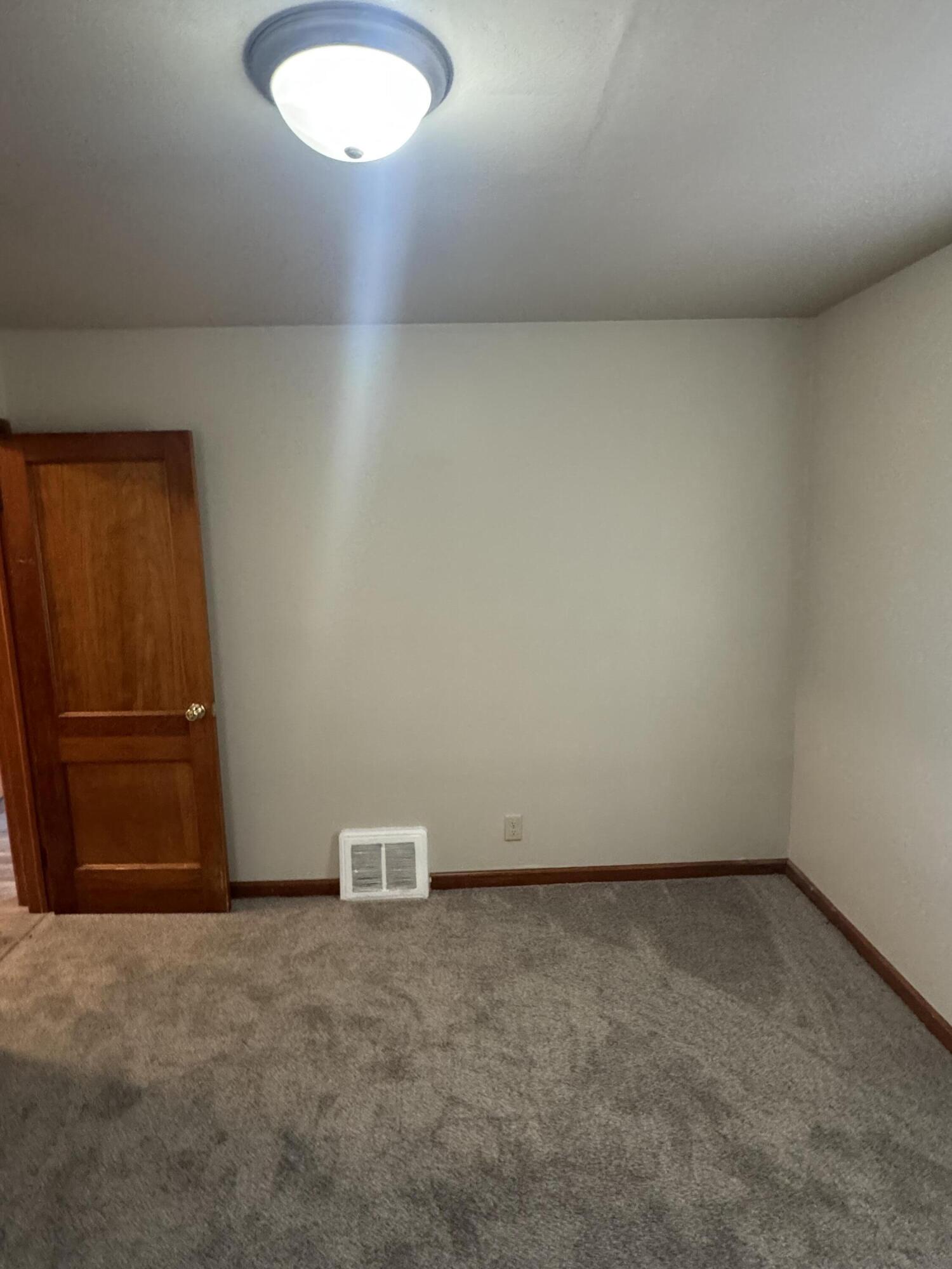 4877 North 40th Street Milwaukee, WI 53209 - Photo 29 of 47 bedroom 3 Pic 1