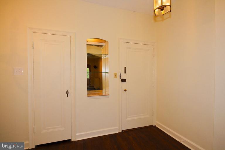 2737 Devonshire Place Northwest, Unit 129 Washington, DC 20008 - Photo 22 of 28 Interior (General)