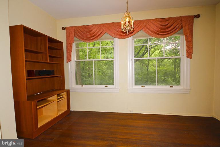 2737 Devonshire Place Northwest, Unit 129 Washington, DC 20008 - Photo 26 of 28 Interior (General)