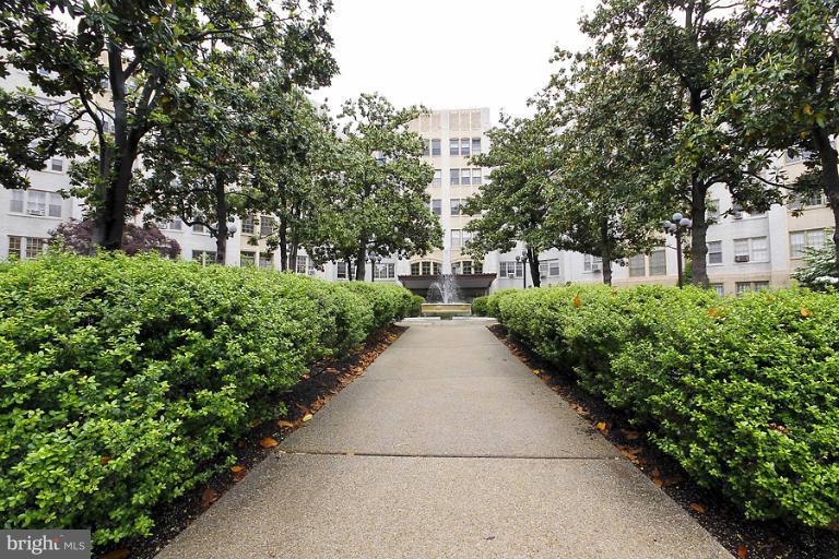 2737 Devonshire Place Northwest, Unit 129 Washington, DC 20008 - Photo 4 of 28 Exterior (General)