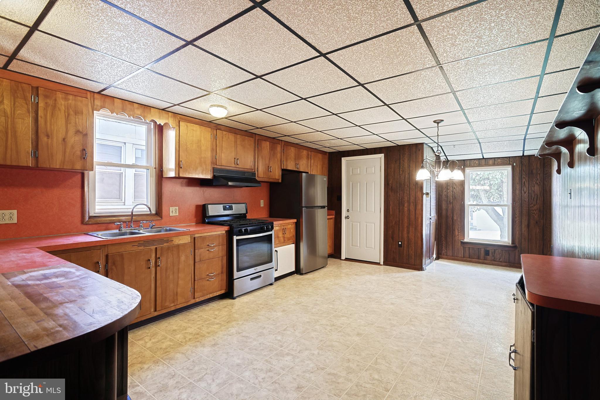 653 East Middle Street Hanover, PA 17331 - Photo 10 of 30 Gallery Image 10