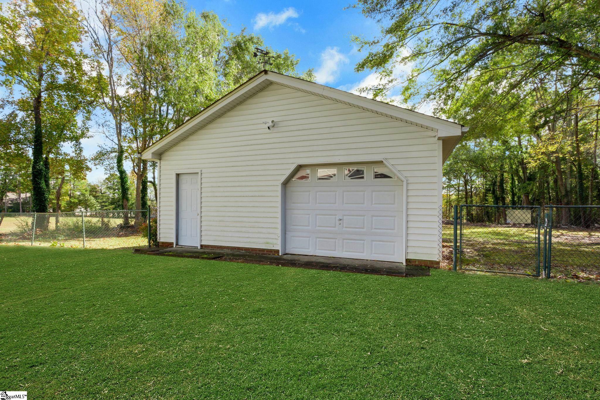 887 Ansel School Road Greer, SC 29651 - Photo 32 of 49