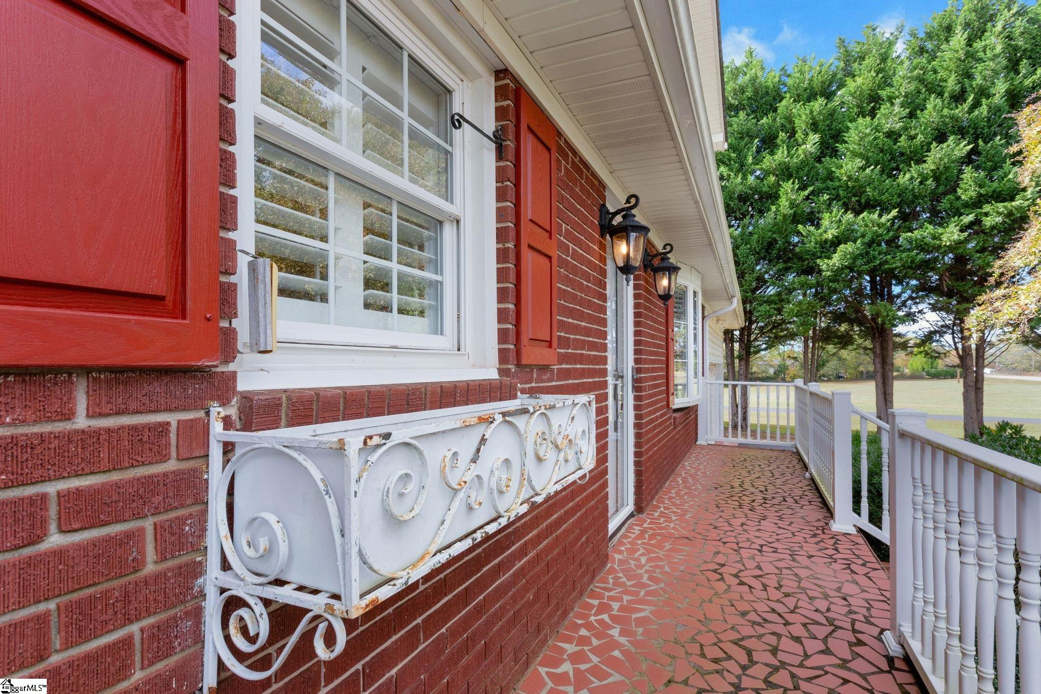 887 Ansel School Road Greer, SC 29651 - Photo 6 of 49