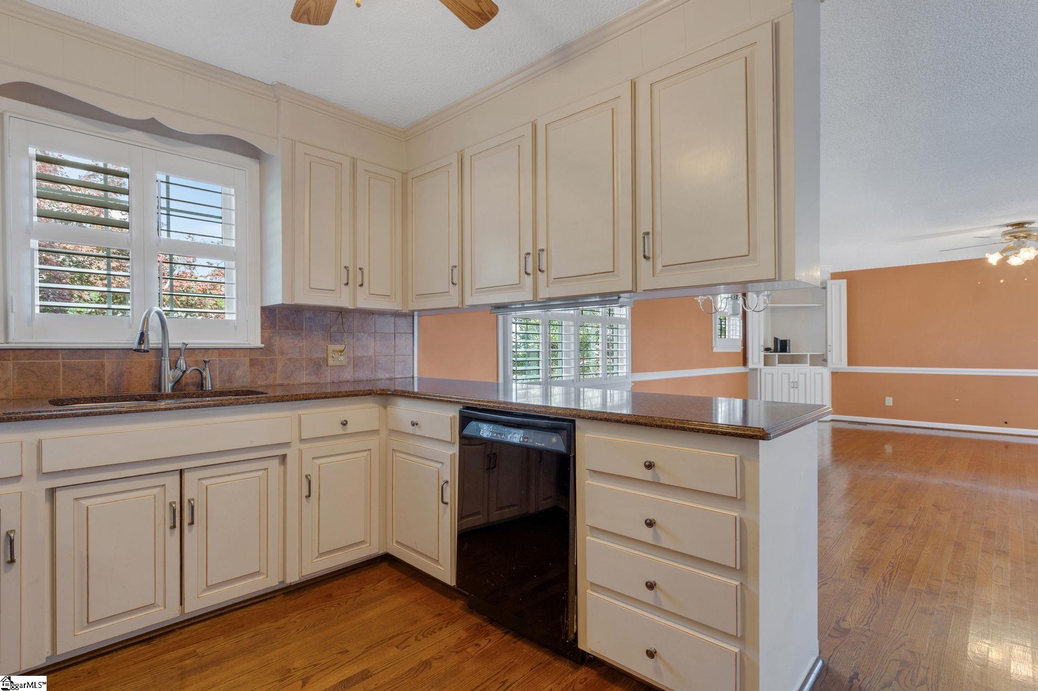 887 Ansel School Road Greer, SC 29651 - Photo 9 of 49