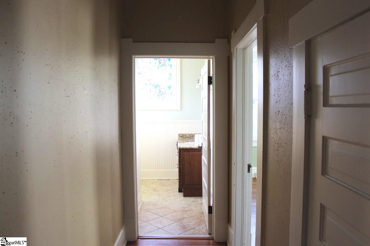 302 Calvert Avenue Clinton, SC 29325 - Photo 13 of 22